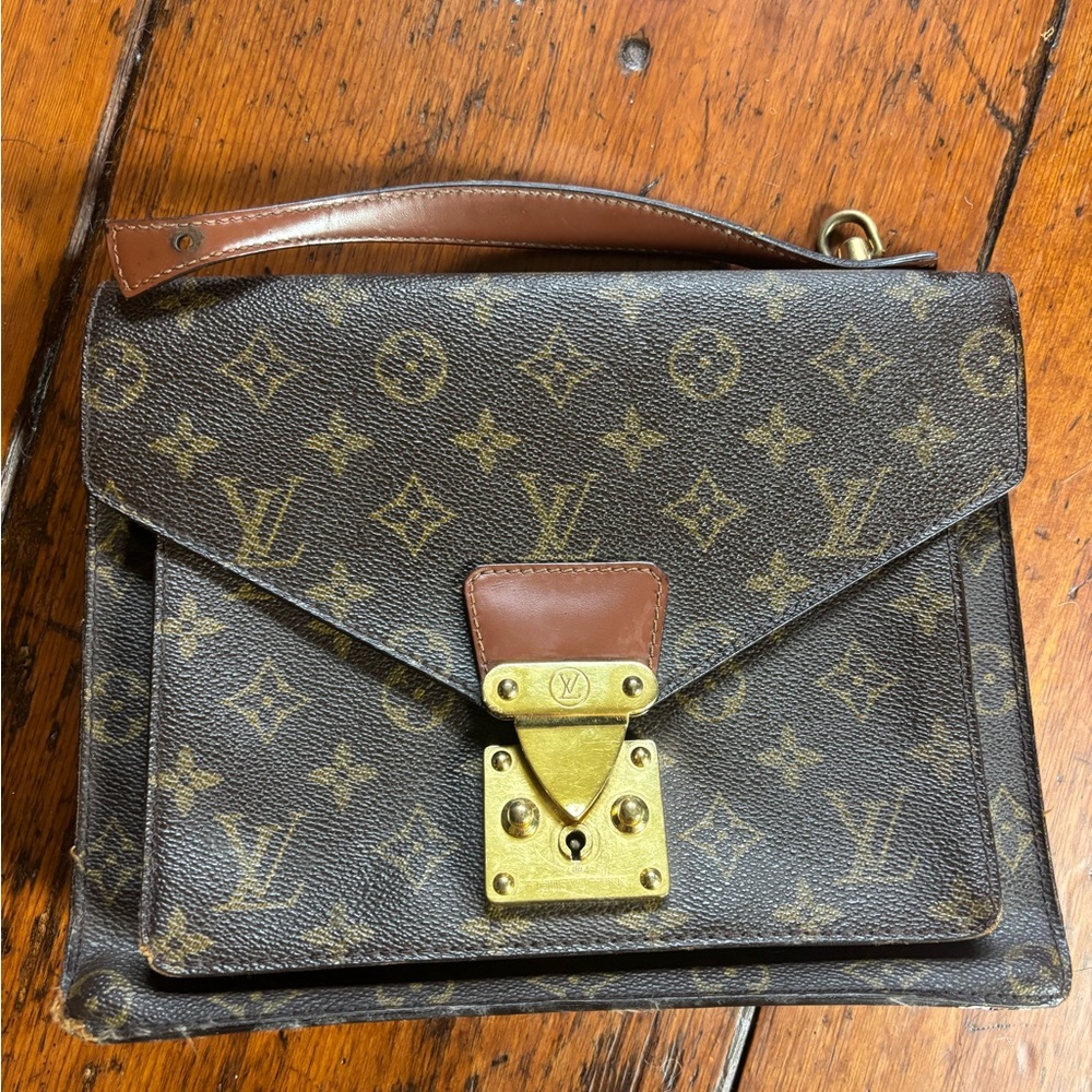 Vintage Louis Vuitton (updated! Strap included)